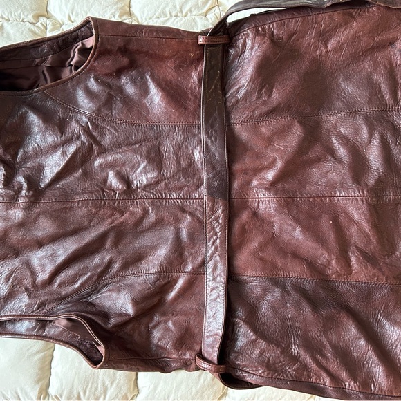 Brown Leather Jacket with a relaxed fit and open front design - Picture 11 of 12